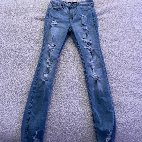 HOLLISTER Ripped Skinny Jeans - Picture 3 of 6